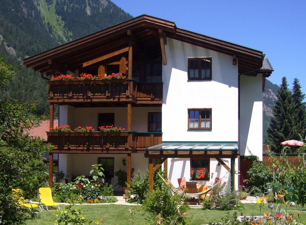 Ferienwohnung Apart Raetia Pfunds Exterior foto